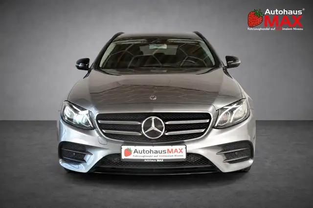 Mercedes-Benz 300 view 9