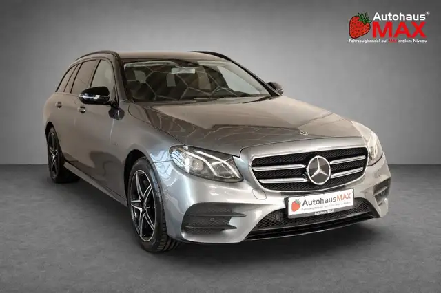 Mercedes-Benz 300 view 8