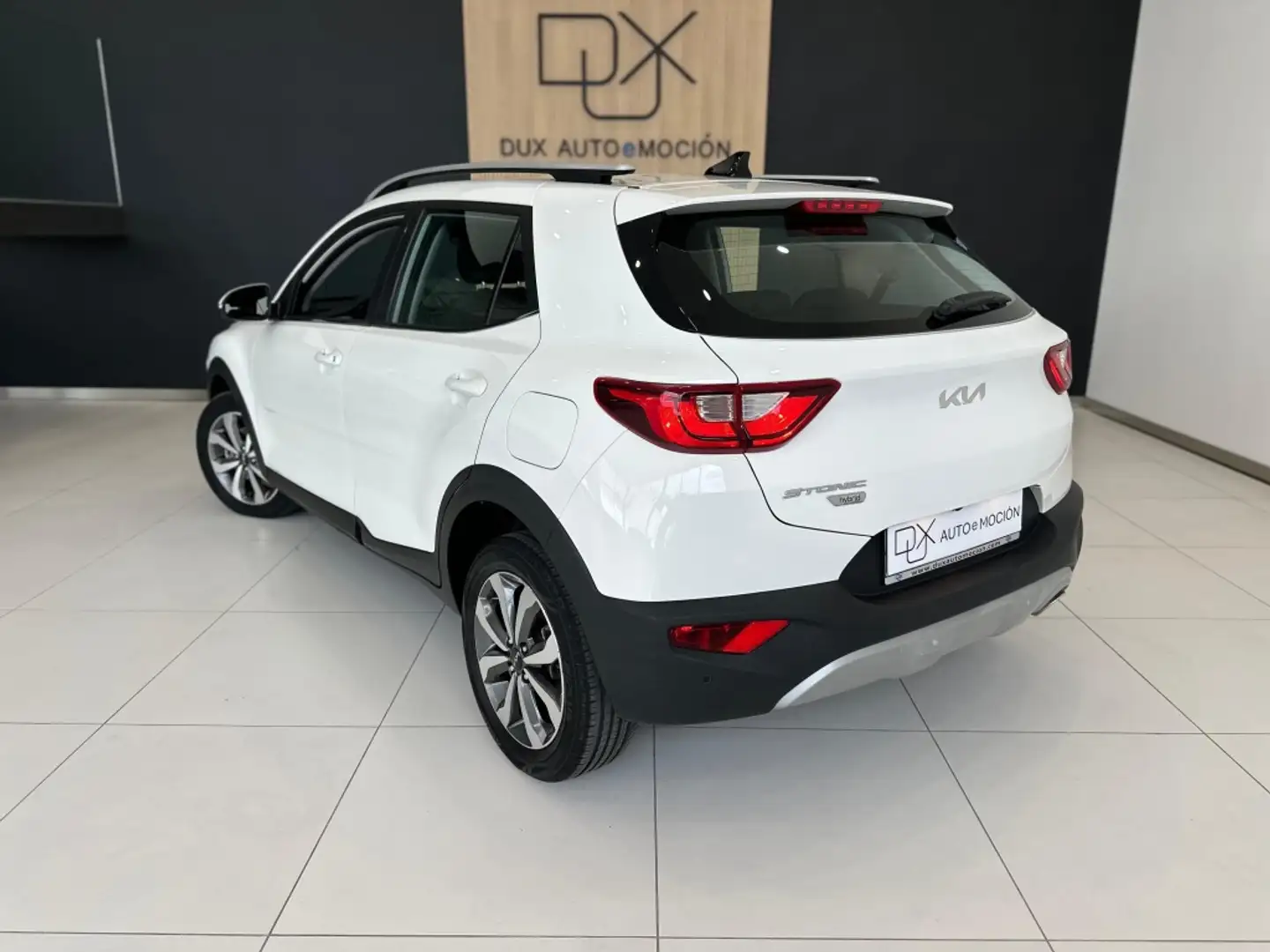 Kia Stonic 1.0 T-GDi MHEV DCT Drive 120 Blanc - 2