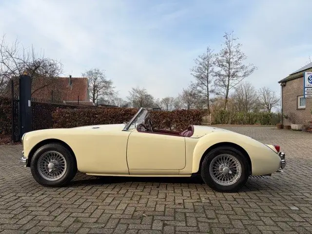MG MGA 1500