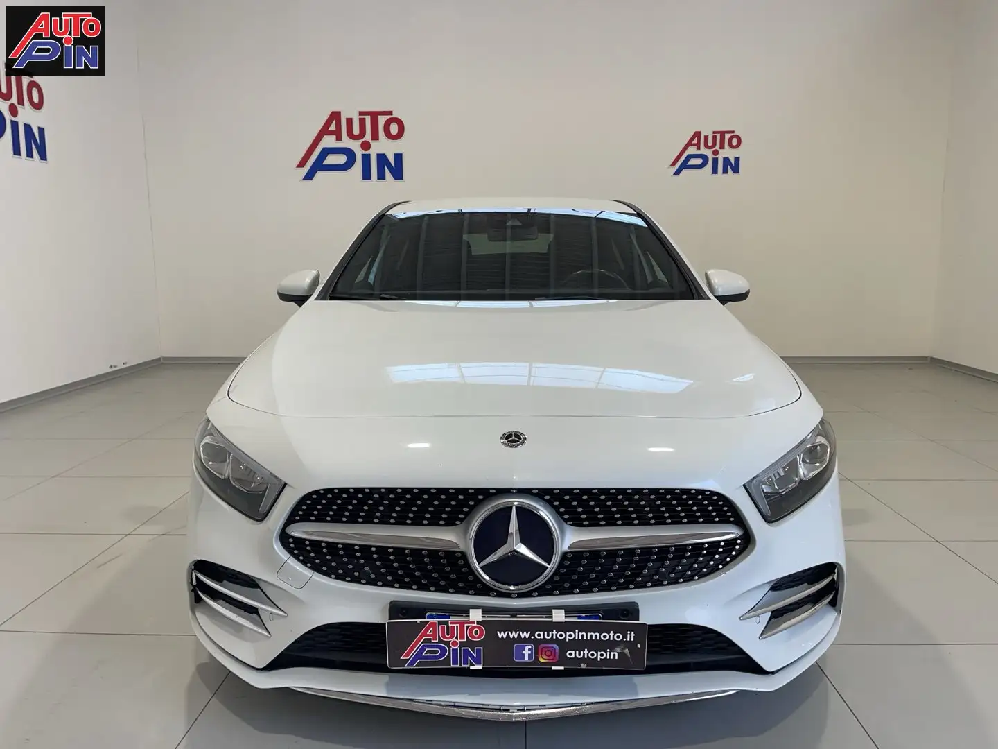 Mercedes-Benz A 180 A 180 d Automatic Premium Bianco - 2