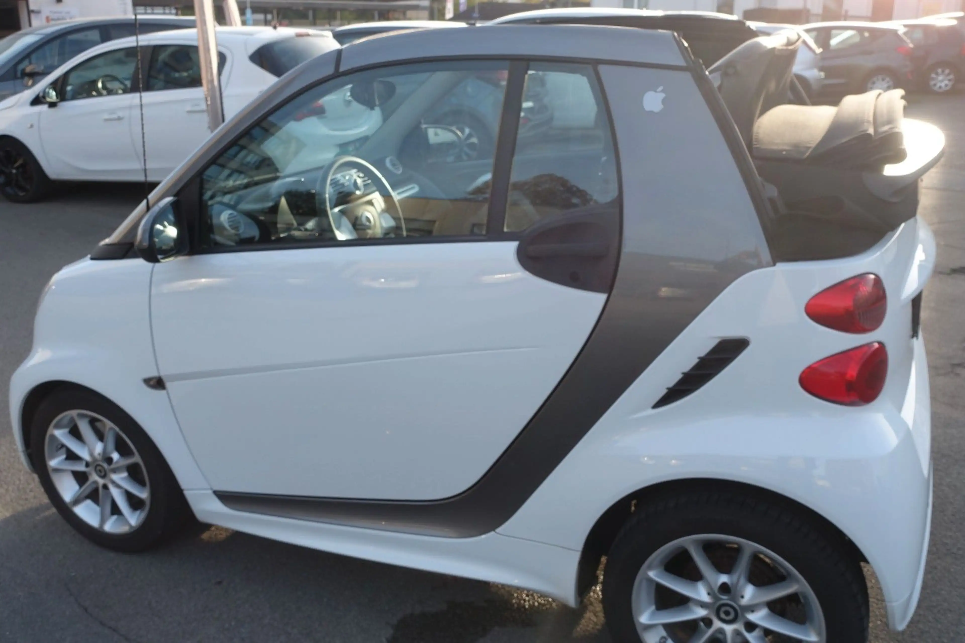 smart forTwo cabrio /Micro Hybrid Drive 52 kW/LED/PURE — photo 8