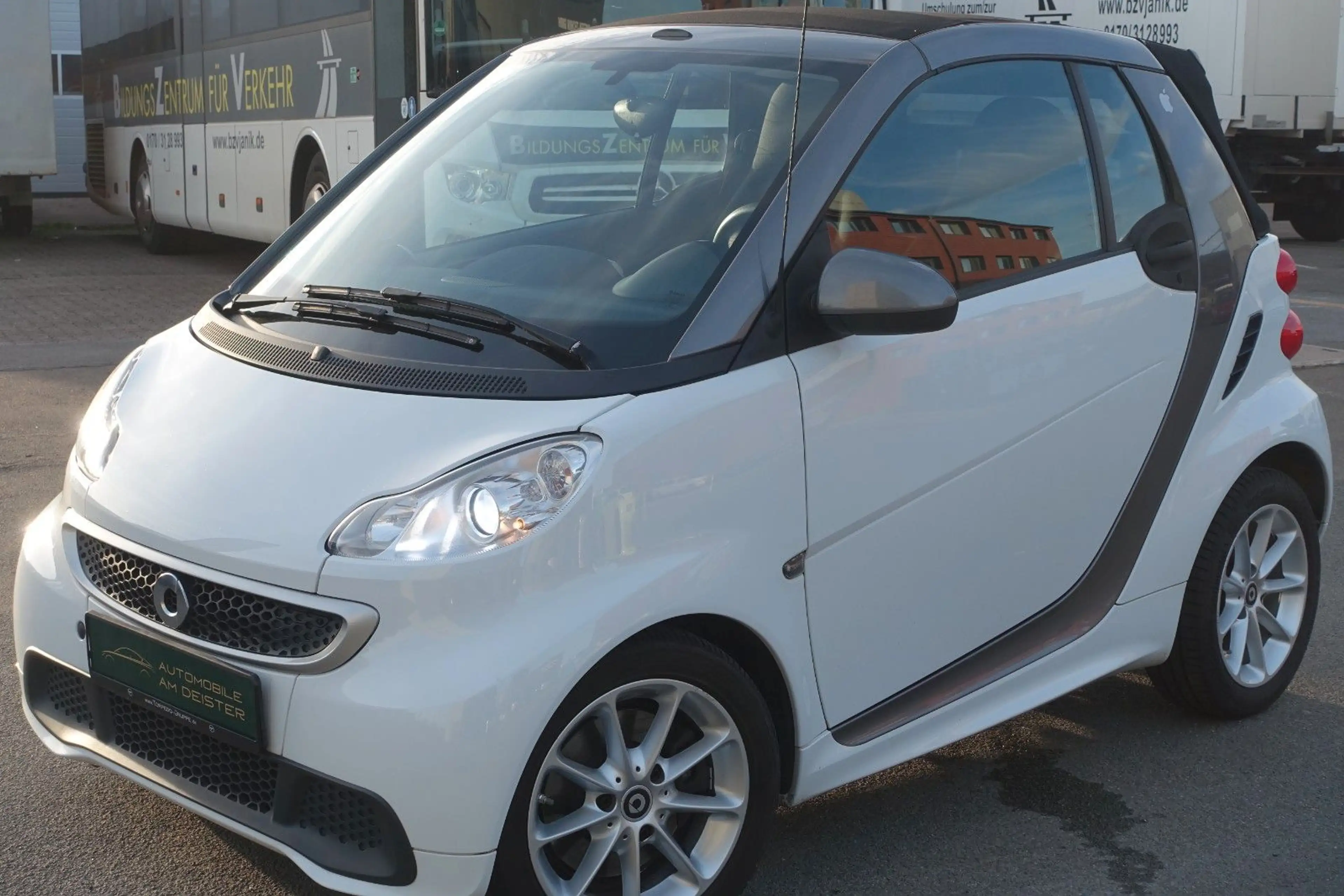 smart forTwo cabrio /Micro Hybrid Drive 52 kW/LED/PURE — photo 6