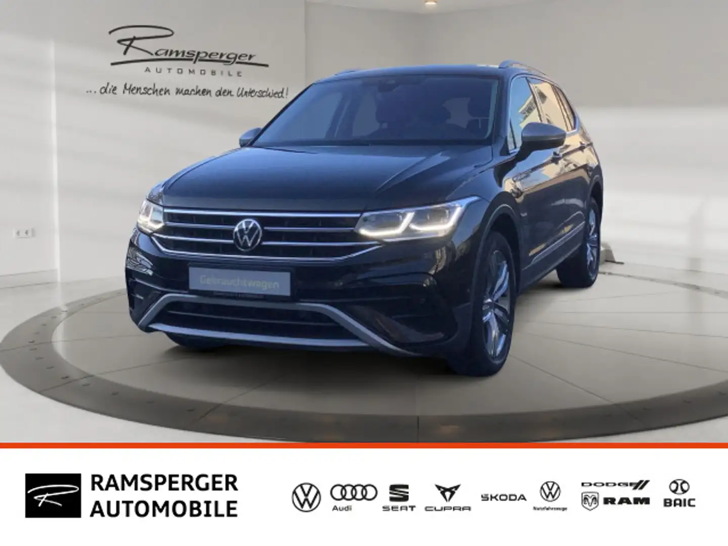 Volkswagen Tiguan Allspace 2.0 TDI Elegance 4M. AHK Matrix Schwarz - 1
