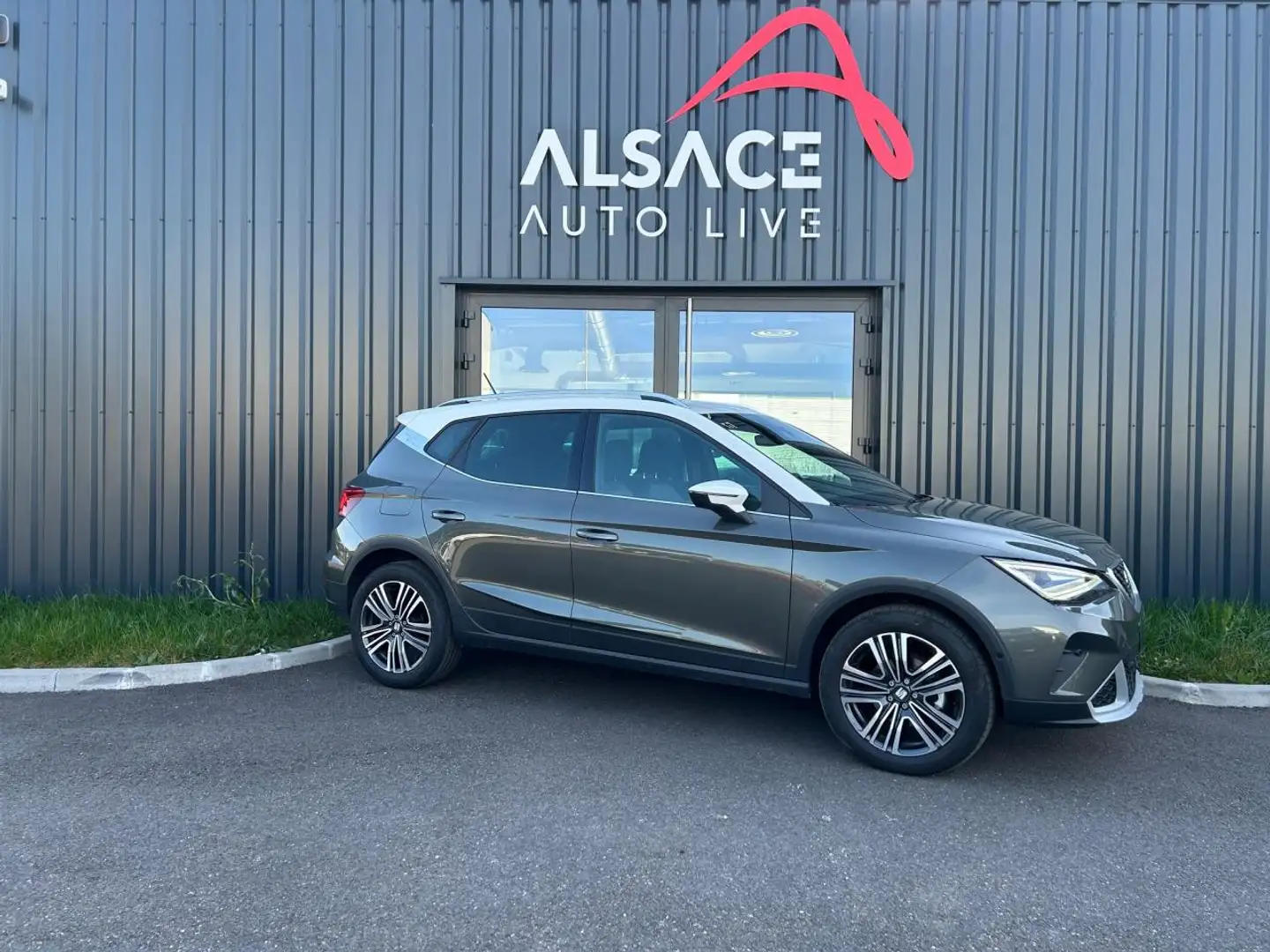 SEAT Arona 1.0 TSI 110CH Xperience - CAMERA DE RECUL / CARPLA Grau - 1