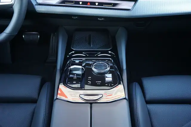 BMW i5 xDrive40 M Sport Pro | € 534 mtl | AHK | Panorama Ansicht 15