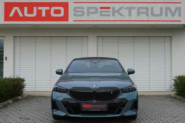 BMW i5 xDrive40 M Sport Pro | € 534 mtl | AHK | Panorama Ansicht 8