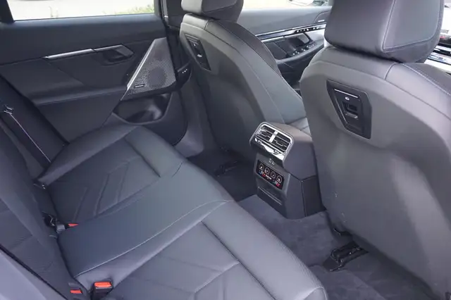 BMW i5 xDrive40 M Sport Pro | € 534 mtl | AHK | Panorama Ansicht 26