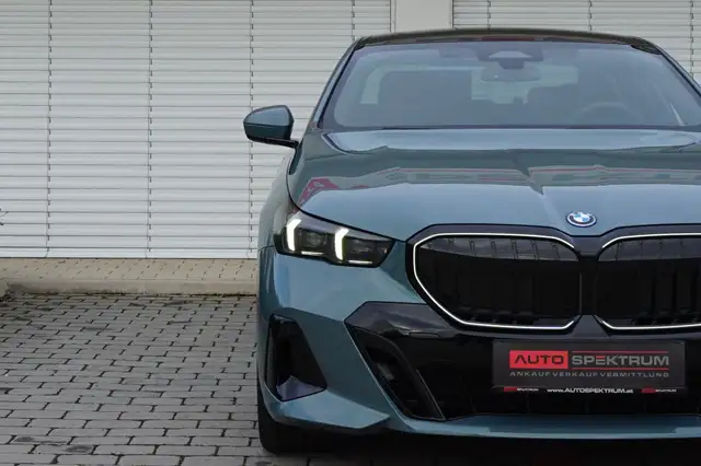 BMW i5 xDrive40 M Sport Pro | € 534 mtl | AHK | Panorama Ansicht 46