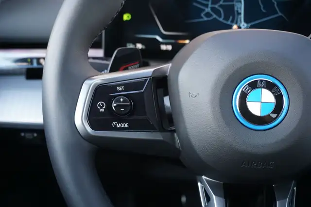 BMW i5 xDrive40 M Sport Pro | € 534 mtl | AHK | Panorama Ansicht 31