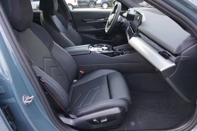 BMW i5 xDrive40 M Sport Pro | € 534 mtl | AHK | Panorama Ansicht 28