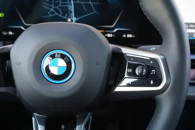 BMW i5 xDrive40 M Sport Pro | € 534 mtl | AHK | Panorama Ansicht 32