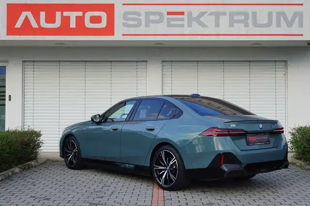 BMW i5 xDrive40 M Sport Pro | € 534 mtl | AHK | Panorama Ansicht 3