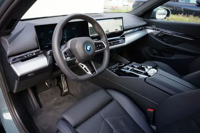 BMW i5 xDrive40 M Sport Pro | € 534 mtl | AHK | Panorama Ansicht 19
