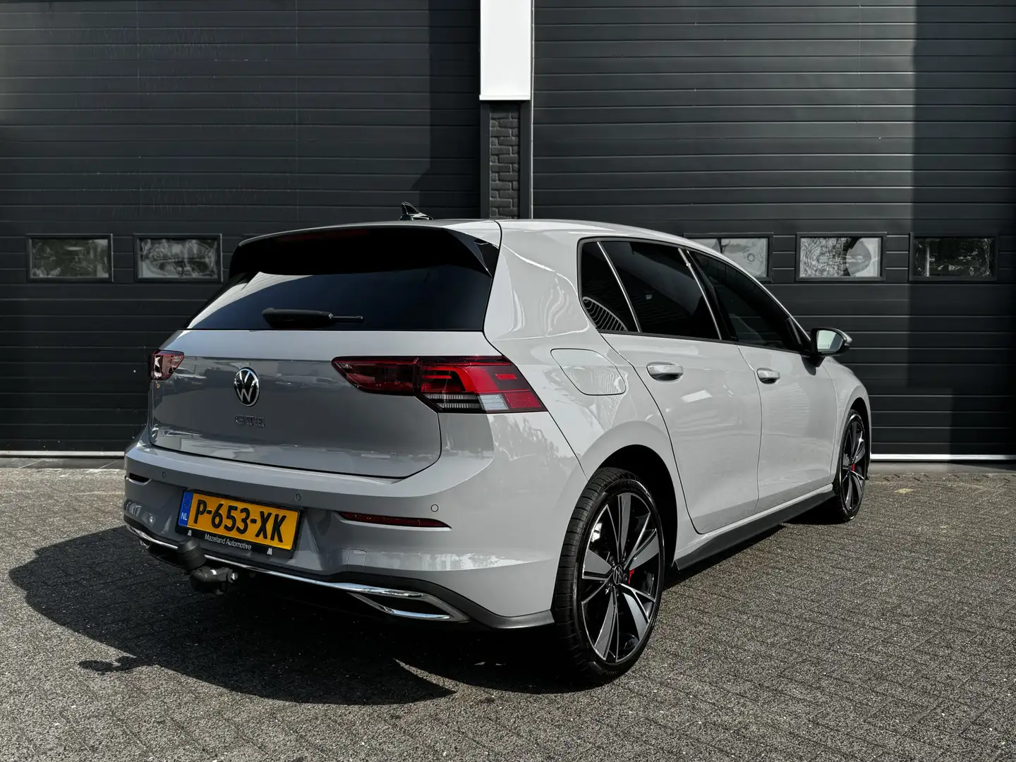 Volkswagen Golf GTE 1.4 eHybrid 245PK | ACC | Camera | Keyless | Sfeer Gris - 2