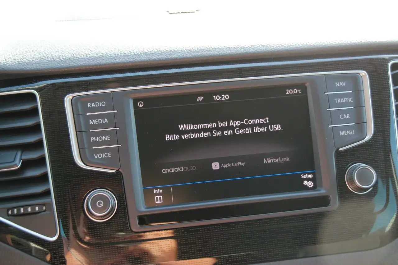 Volkswagen Golf Sportsvan — photo 18 sur 24