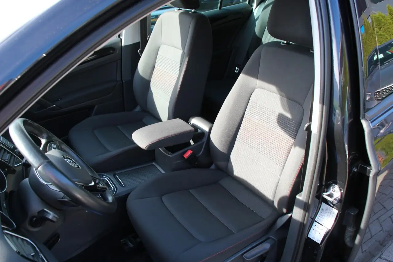 Volkswagen Golf Sportsvan — photo 12 sur 24