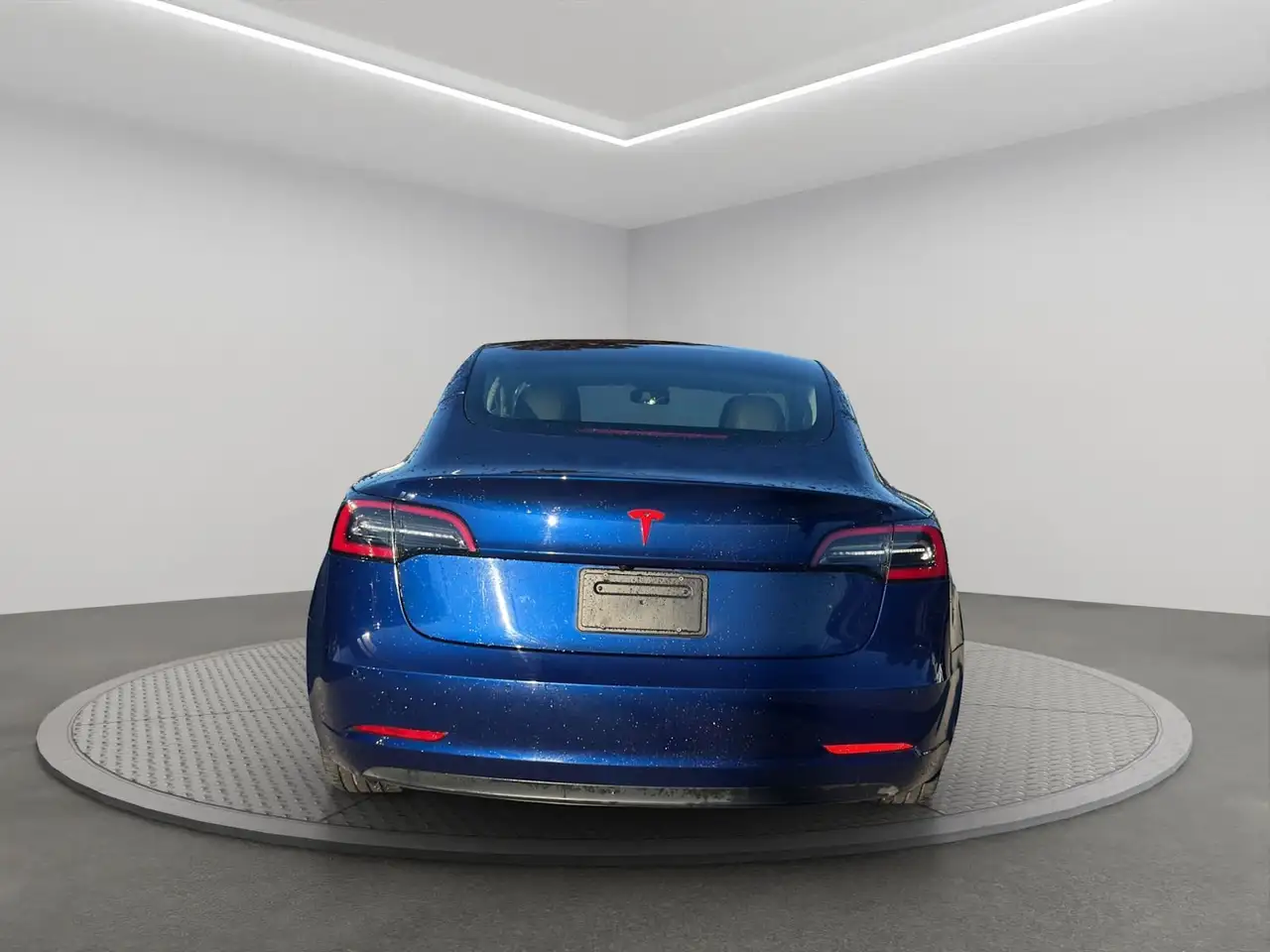 Tesla Model 3 снимка Tesla Model 3