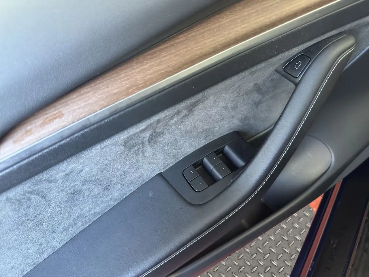 Tesla Model 3 снимка Tesla Model 3