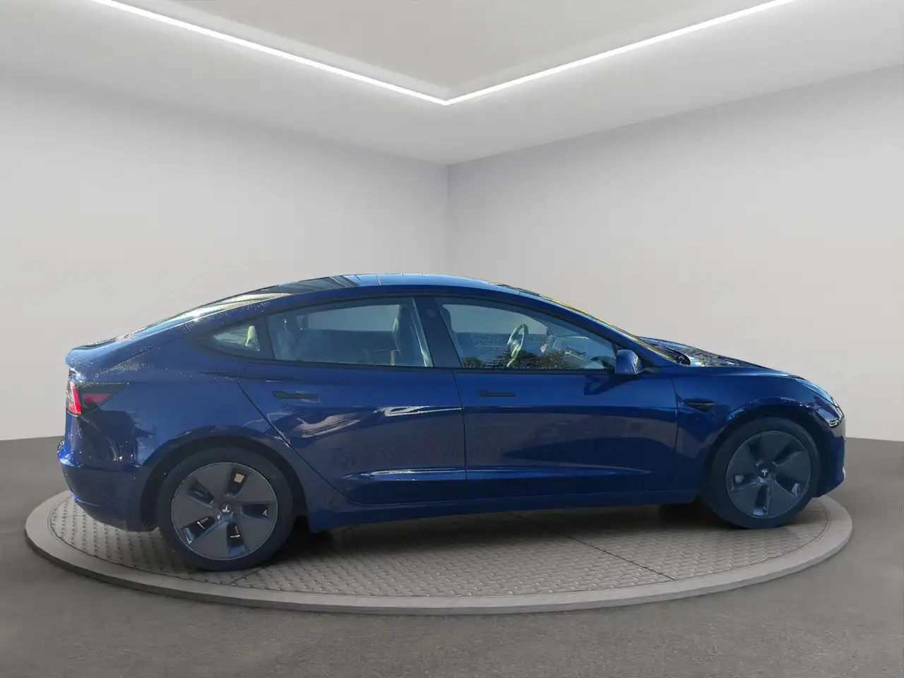 Tesla Model 3 снимка Tesla Model 3