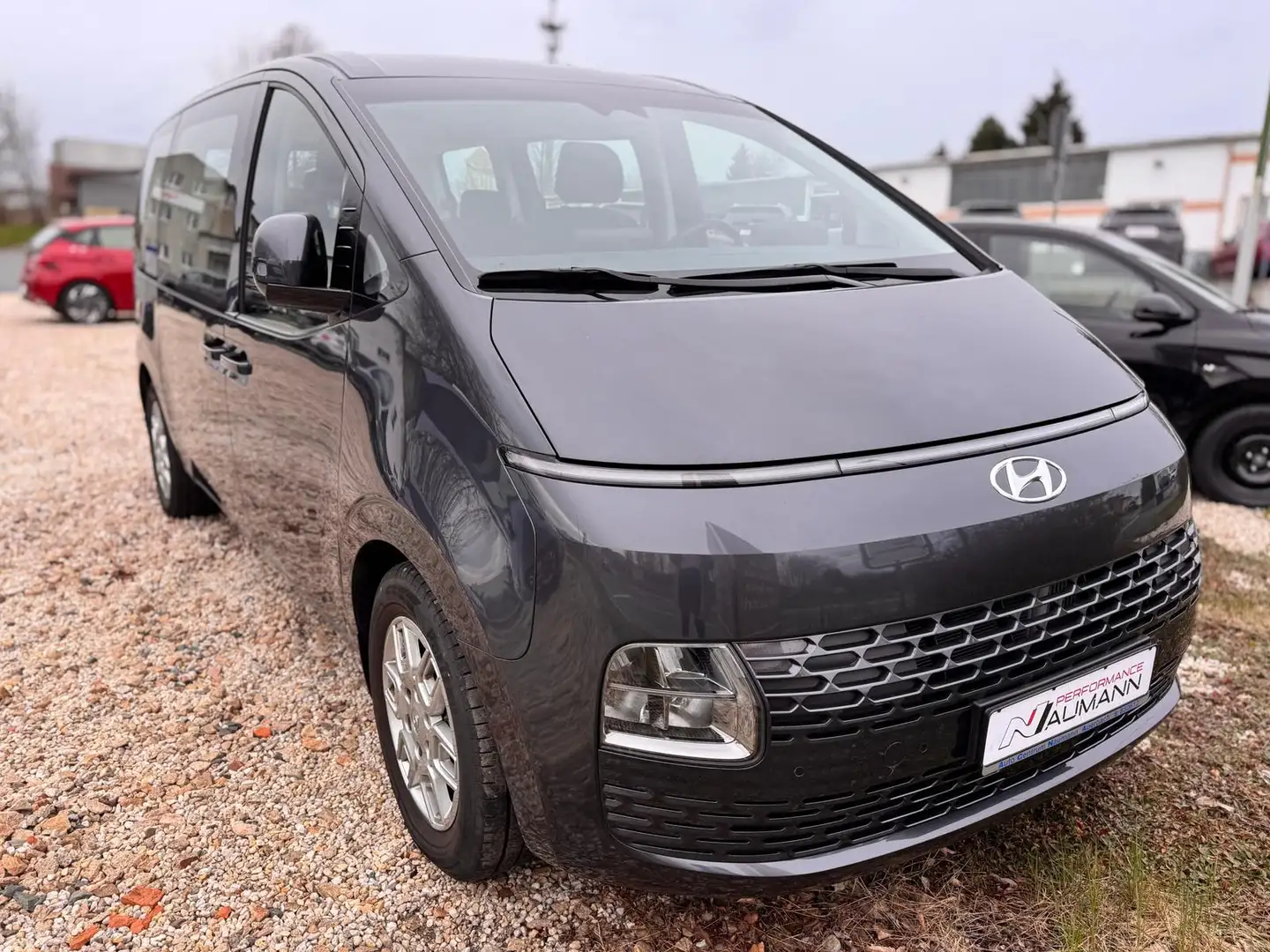 Hyundai STARIA 2.2 CRDi 4WD 9-Sitzer Trendline Gri - 2