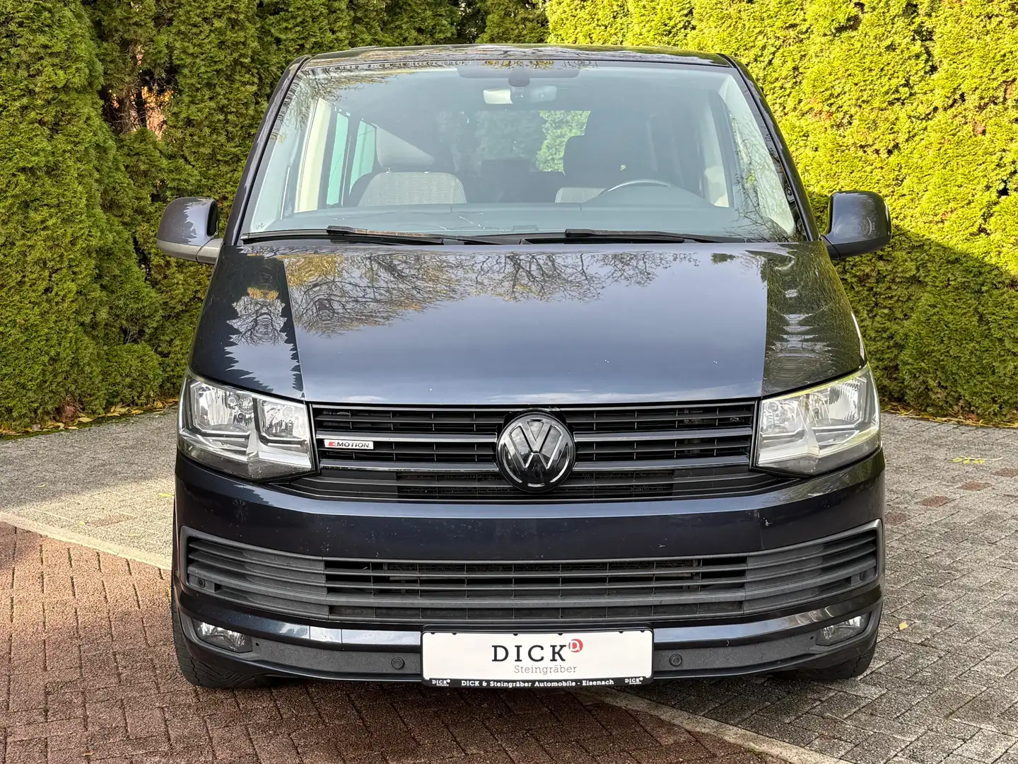 Volkswagen T6 Multivan 2.0 TDI 4Mot NAV+SHZ+AHK+PDC+7SI+20 Blau - 2