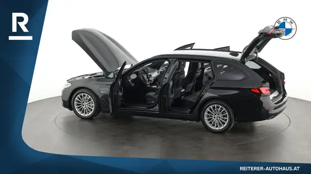 BMW 5 Series view 10