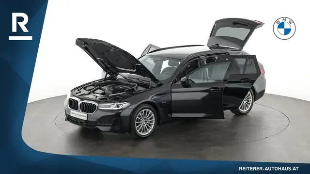 BMW 5 Series view 9