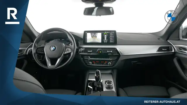 BMW 5 Series view 13