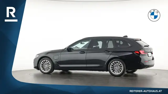 BMW 5 Series view 4