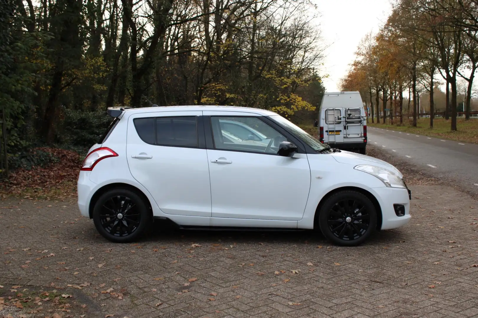 Suzuki Swift 1.2 Exclusive, Automaat, Apple carplay, Clima, Cru Bianco - 2