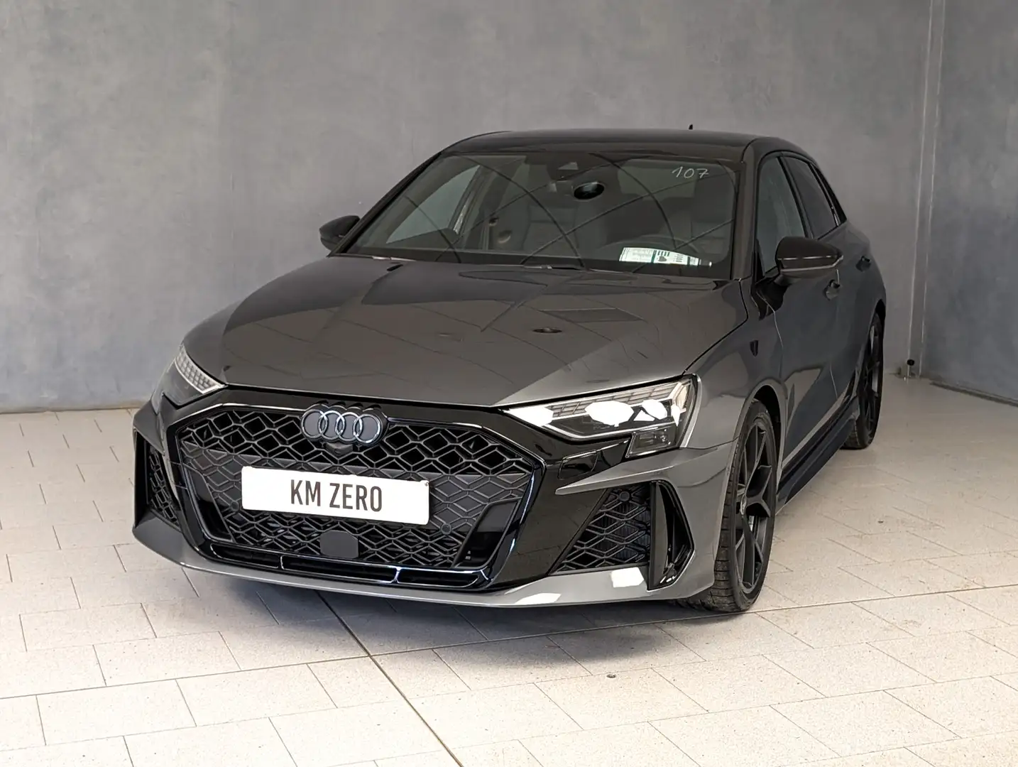 Audi RS3 2.5 TFSI QUATTRO S-TRONIC Šedá - 2