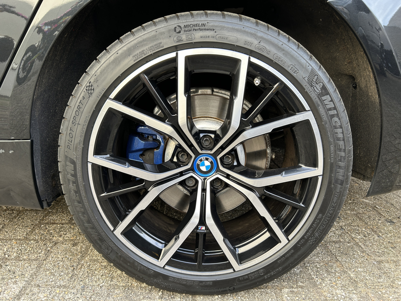 BMW 530 5-serie Touring 530e High Executive | Laser | HUD — photo 31