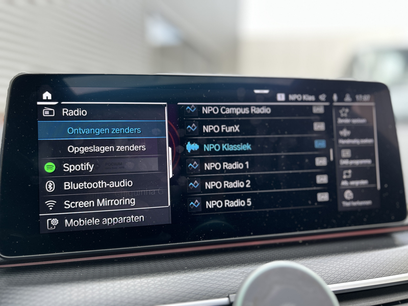 BMW 530 5-serie Touring 530e High Executive | Laser | HUD — photo 19