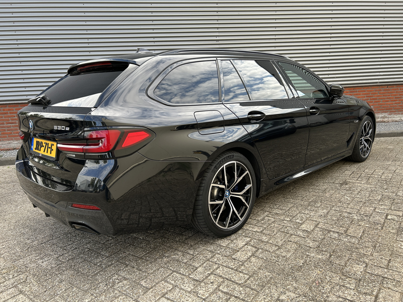 BMW 530 5-serie Touring 530e High Executive | Laser | HUD — photo 4