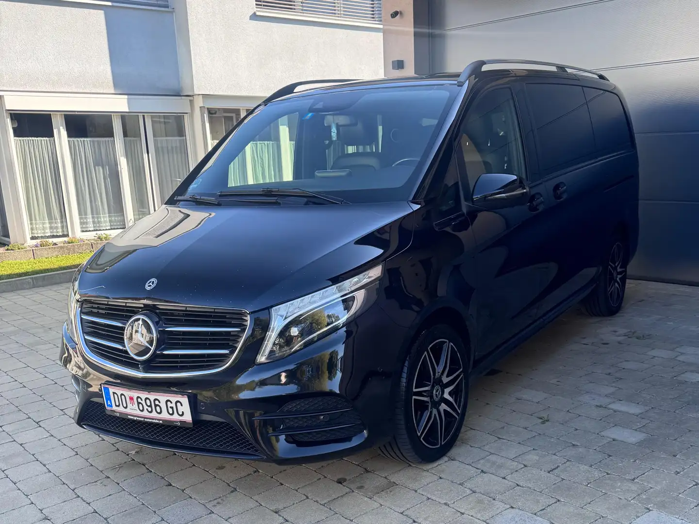 Mercedes-Benz V 250 V 250 d 4Matic BusinessVan Avantgarde lang Aut. Avantgarde Schwarz - 2