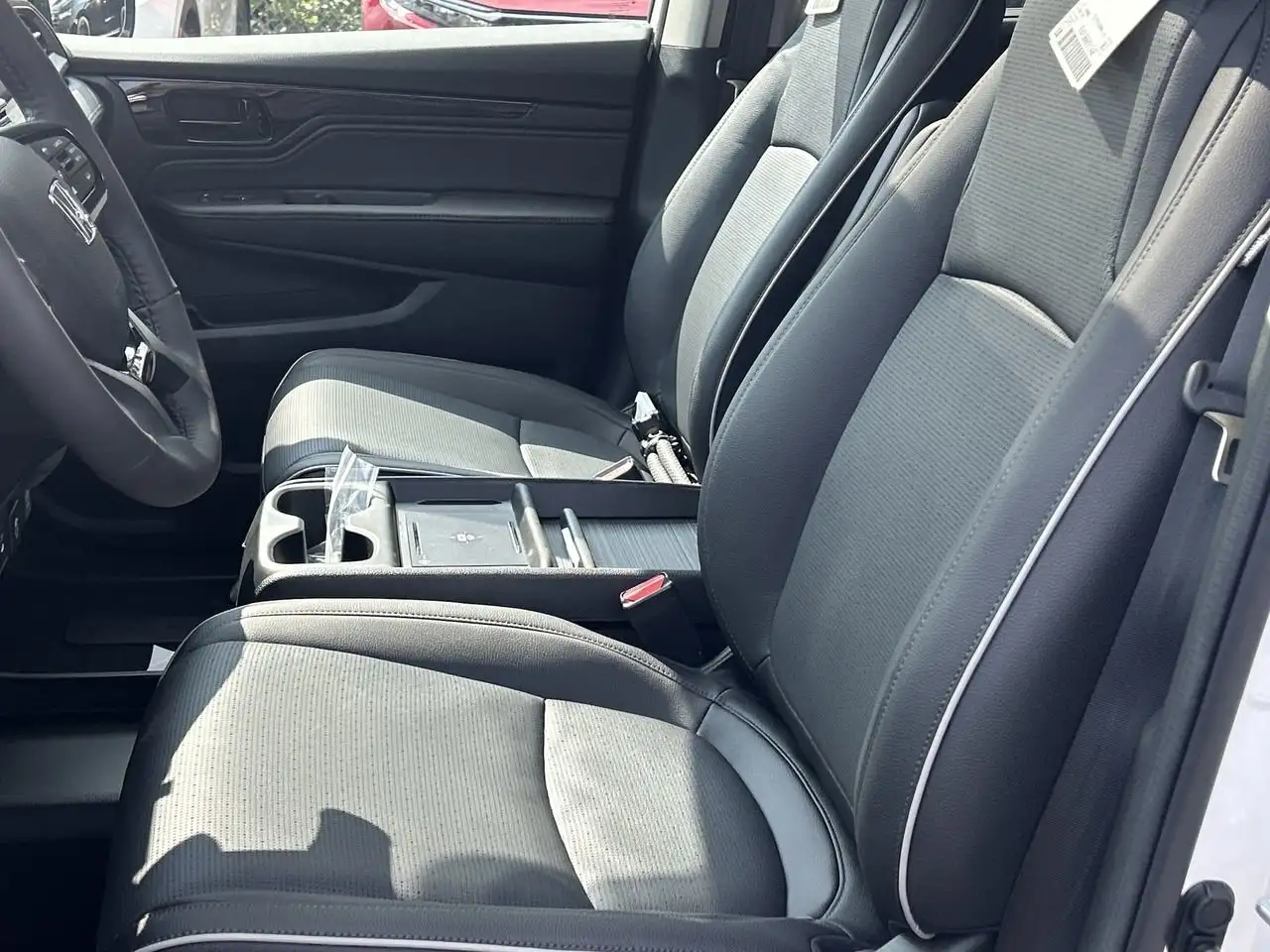 Honda Odyssey снимка Honda Odyssey