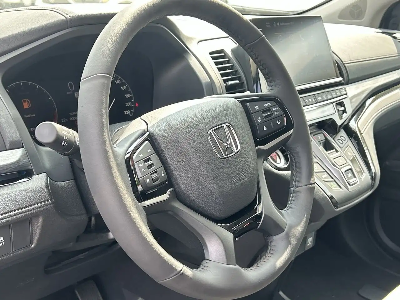 Honda Odyssey снимка Honda Odyssey