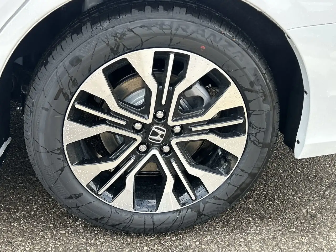 Honda Odyssey снимка Honda Odyssey