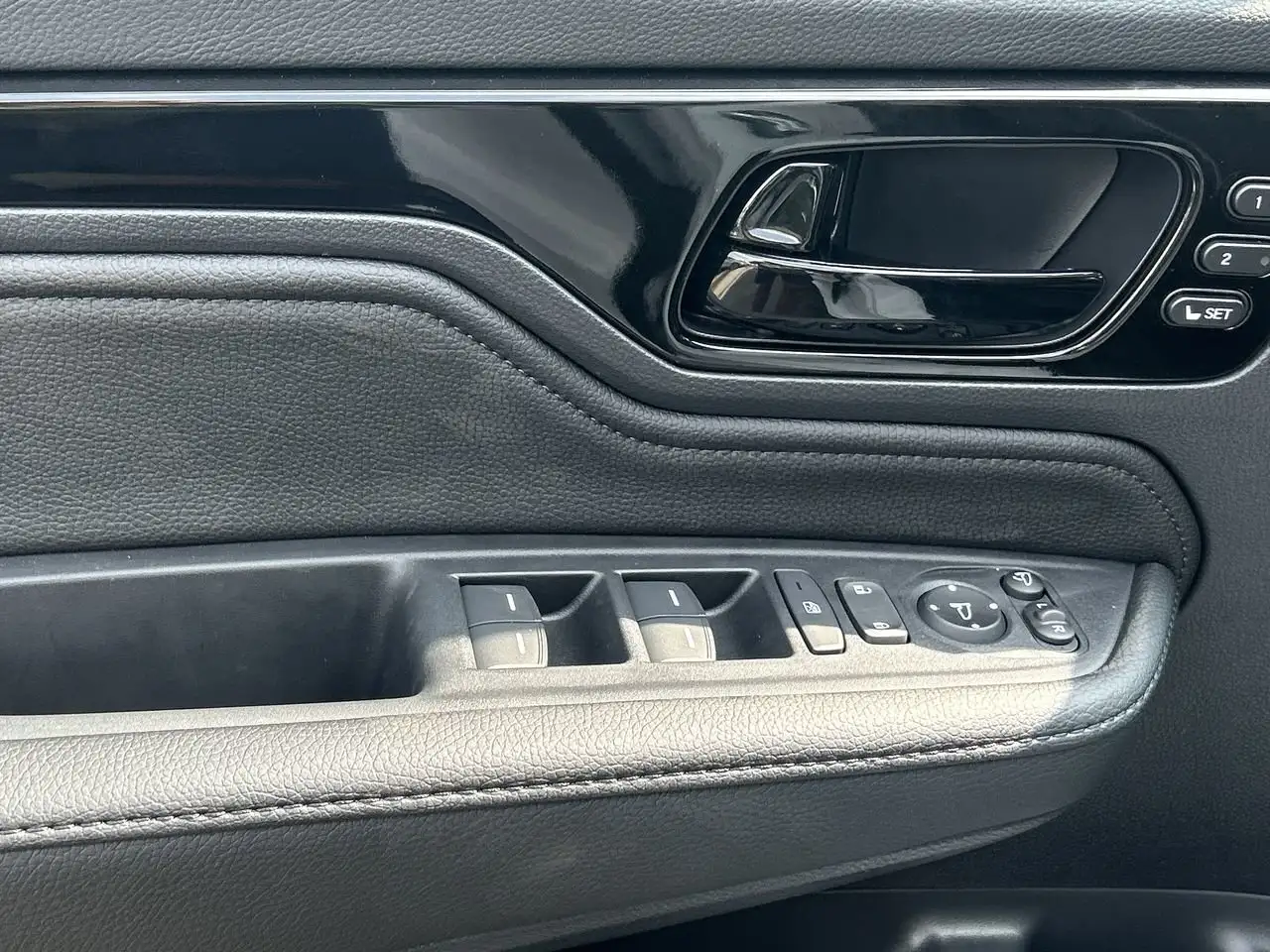 Honda Odyssey снимка Honda Odyssey
