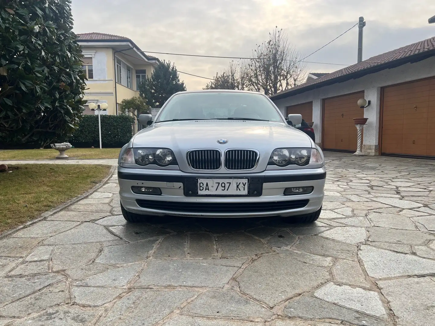BMW 323 Срібний - 2