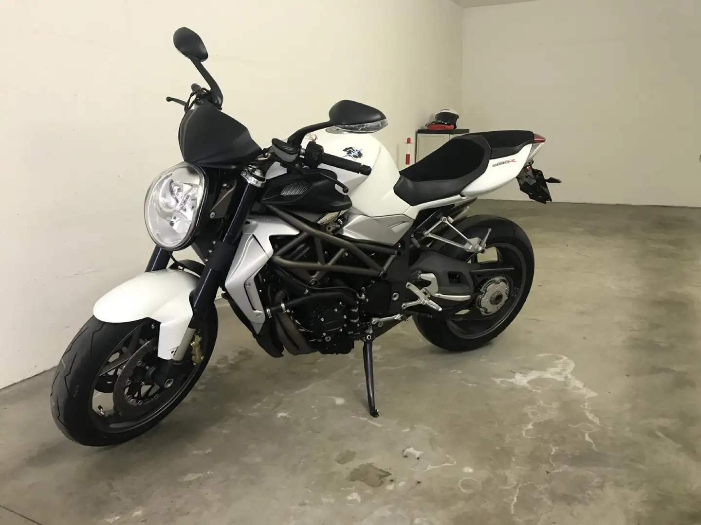 MV Agusta Brutale 990 r - 1