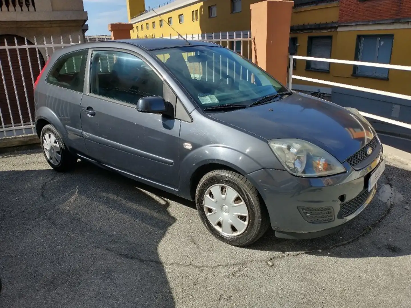 Ford Fiesta 1.2 16V 3p. Titanium Grigio - 1