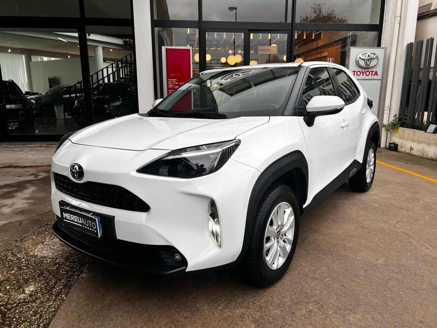 Toyota Yaris Cross 1.5 Hybrid 5p. E-CVT Active Bianco - 1