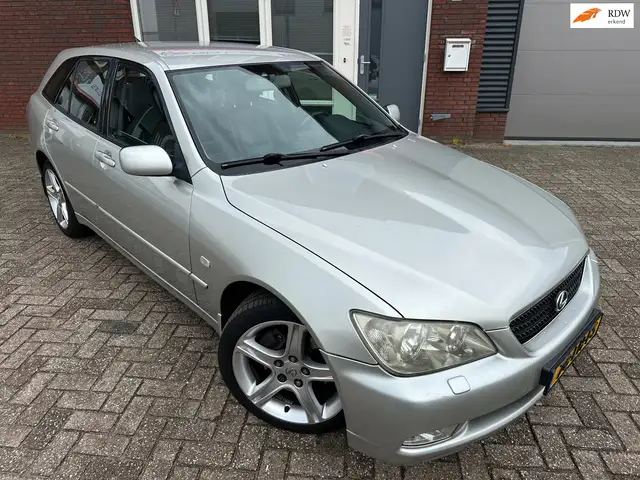Lexus IS 300 SportCross Executive / Navi / Leder / PDC / TV / A