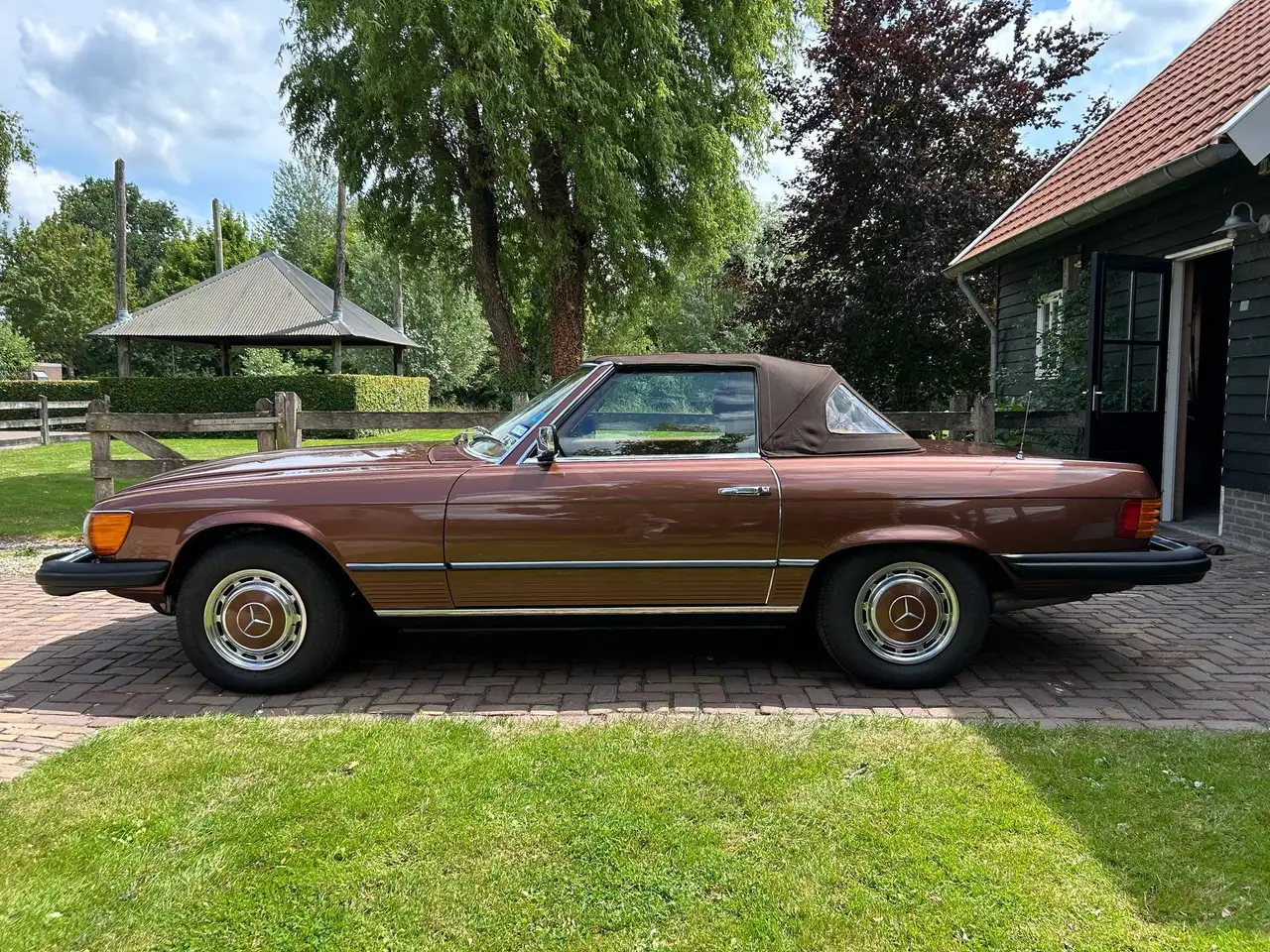 Mercedes-Benz SL 450 R107 Roadster, foto 3