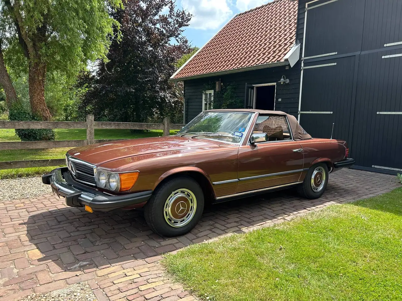 Mercedes-Benz SL 450 R107 Roadster, foto 1