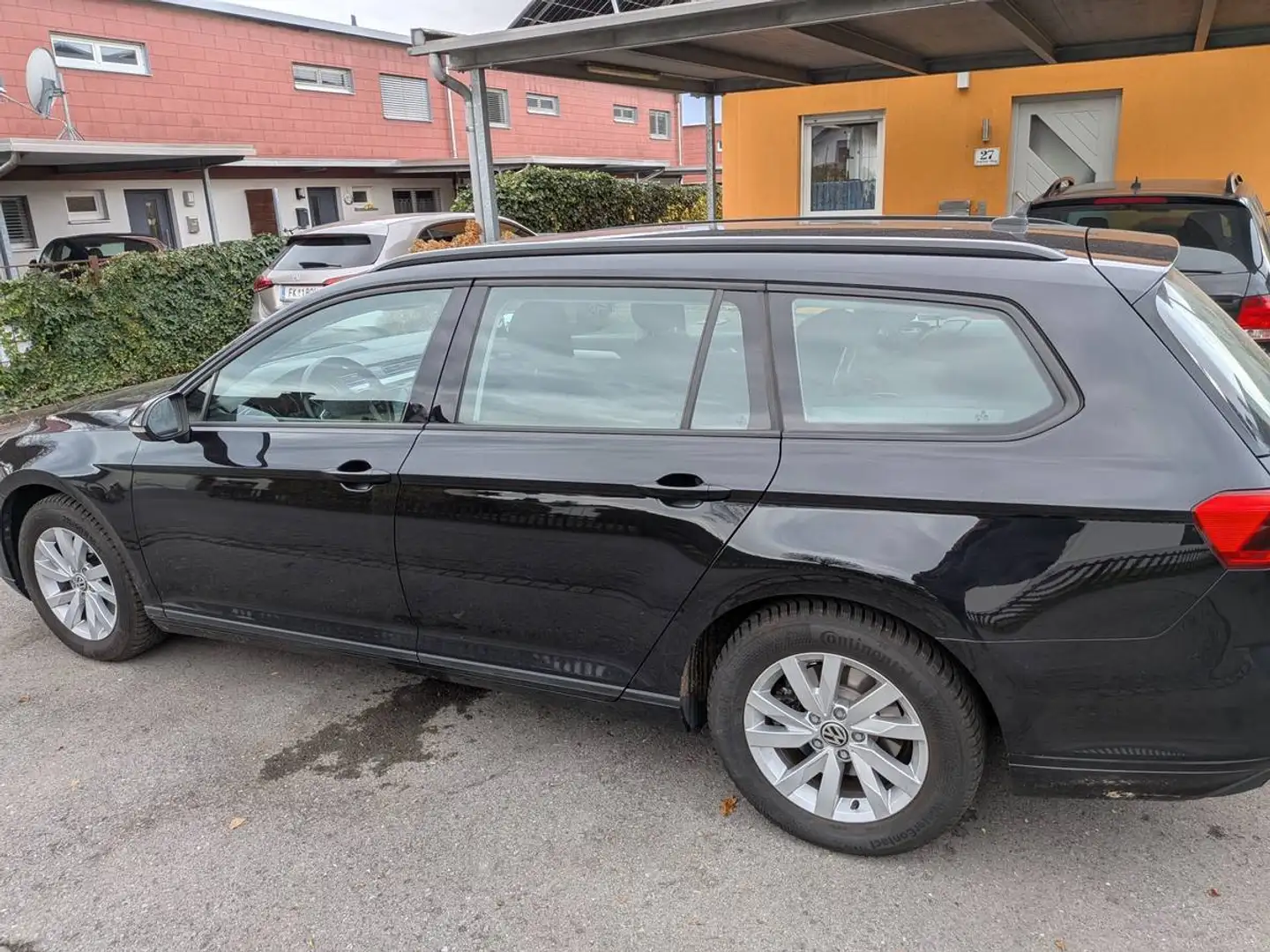 Volkswagen Passat Variant Passat Variant 2,0 SCR TDI DSG Schwarz - 2