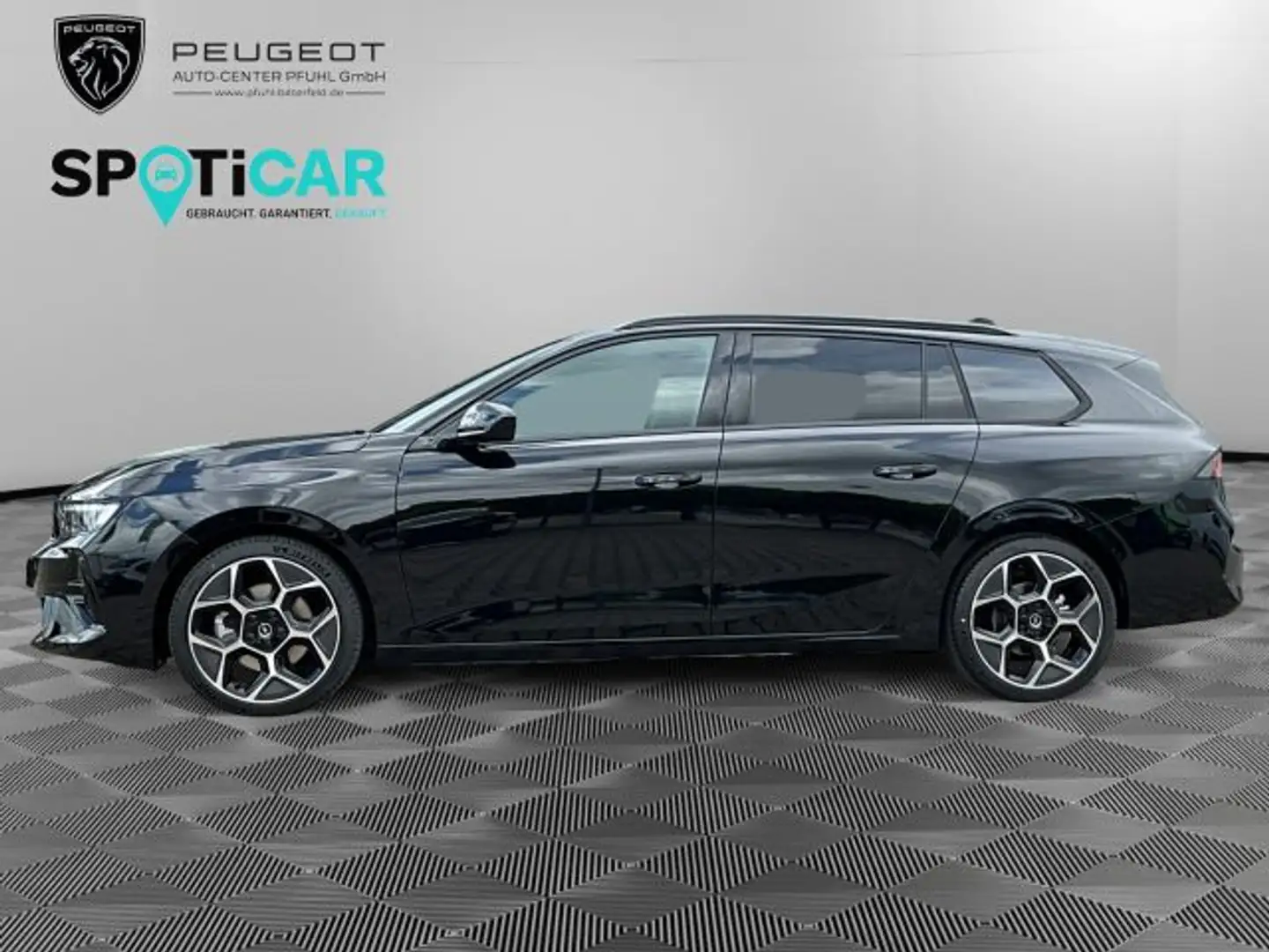 Opel Astra Sports Tourer 1.2 Turbo Automatik GS Schwarz - 2