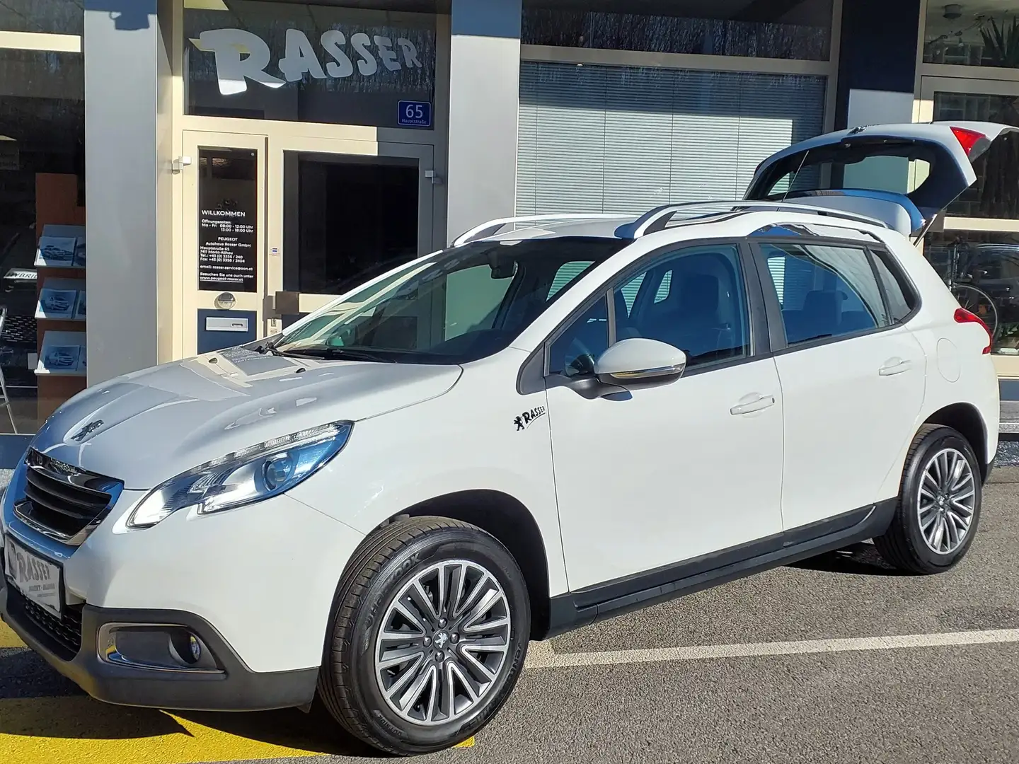 Peugeot 2008 Active PT 82 Weiß - 2